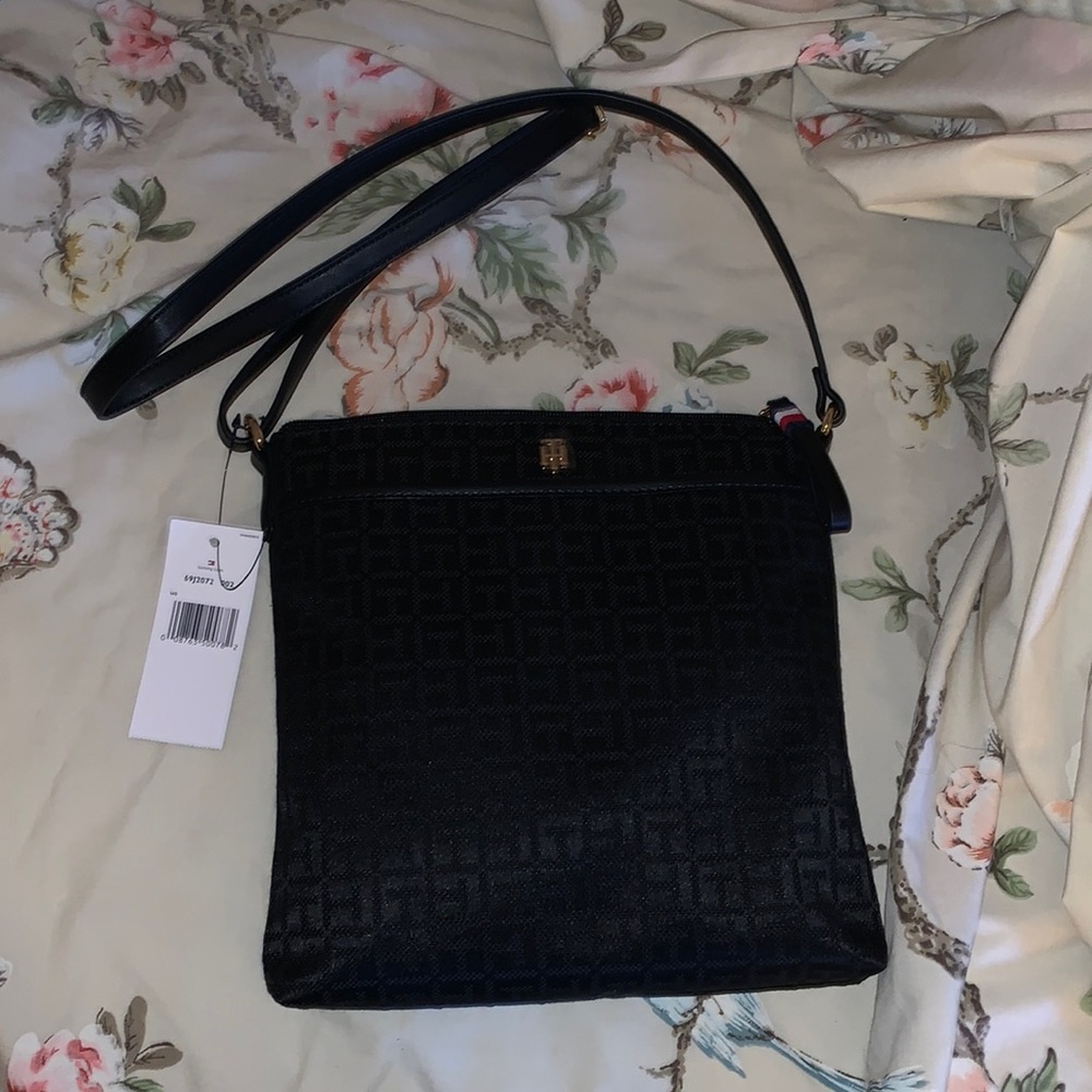 tommy Hilfiger black purse